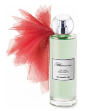 Парфумована вода Blumarine Kiss Me On The Lips для жінок